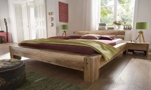Giường chân thấp với tông màu nâu ấm áp