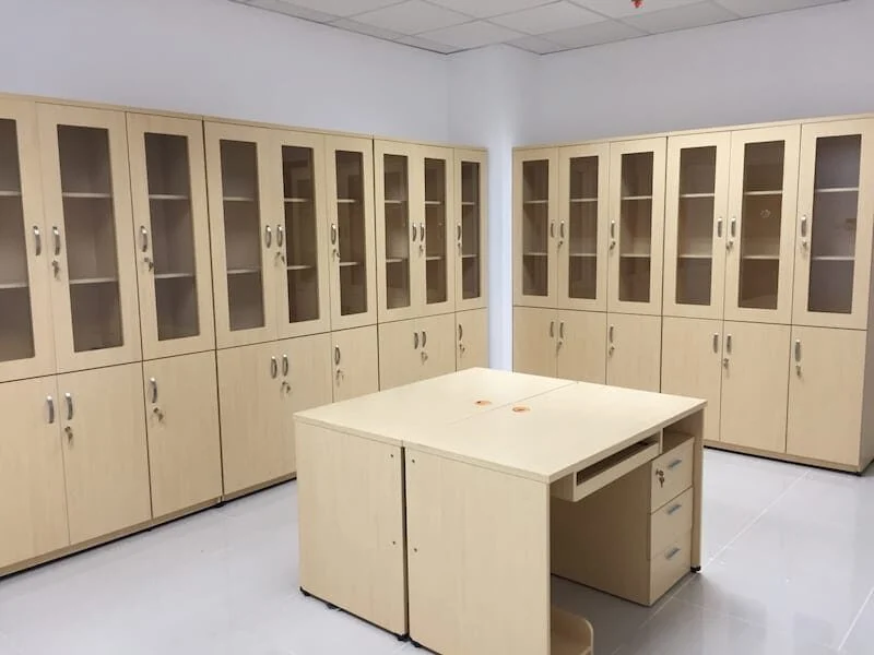 Tủ gỗ tài liệu rộng rãi chứa được nhiều 
