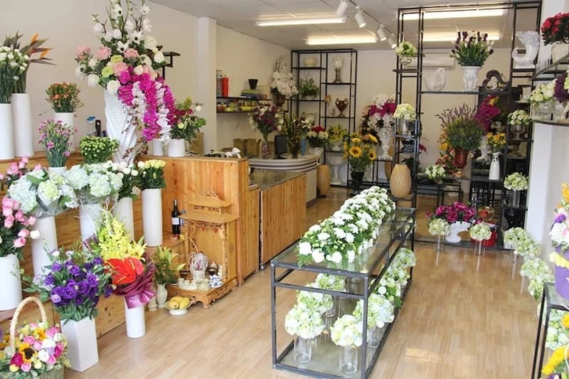 khoang-di-lai-thoai-mai Thiết Kế Shop Hoa Hiện Đại