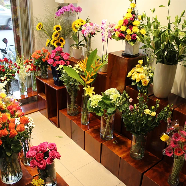khu-trung-bay-va-cam-hoa Thiết Kế Shop Hoa Hiện Đại