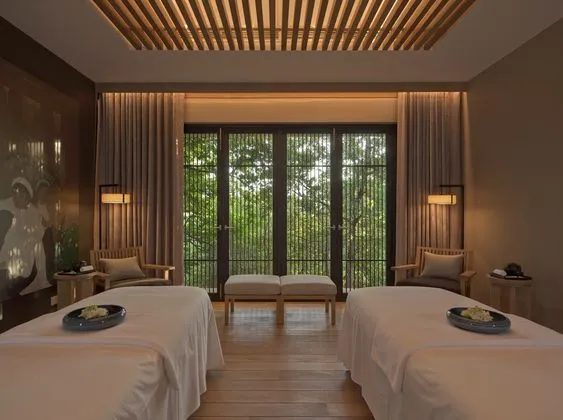 thiet-ke-quay-le-tan-spa-4 Quầy lễ tân Spa nhỏ gọn 2023