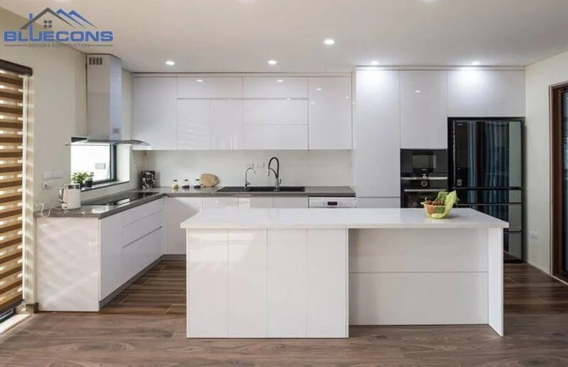 Mẫu nhà bếp đẹp với tủ bếp kịch trần