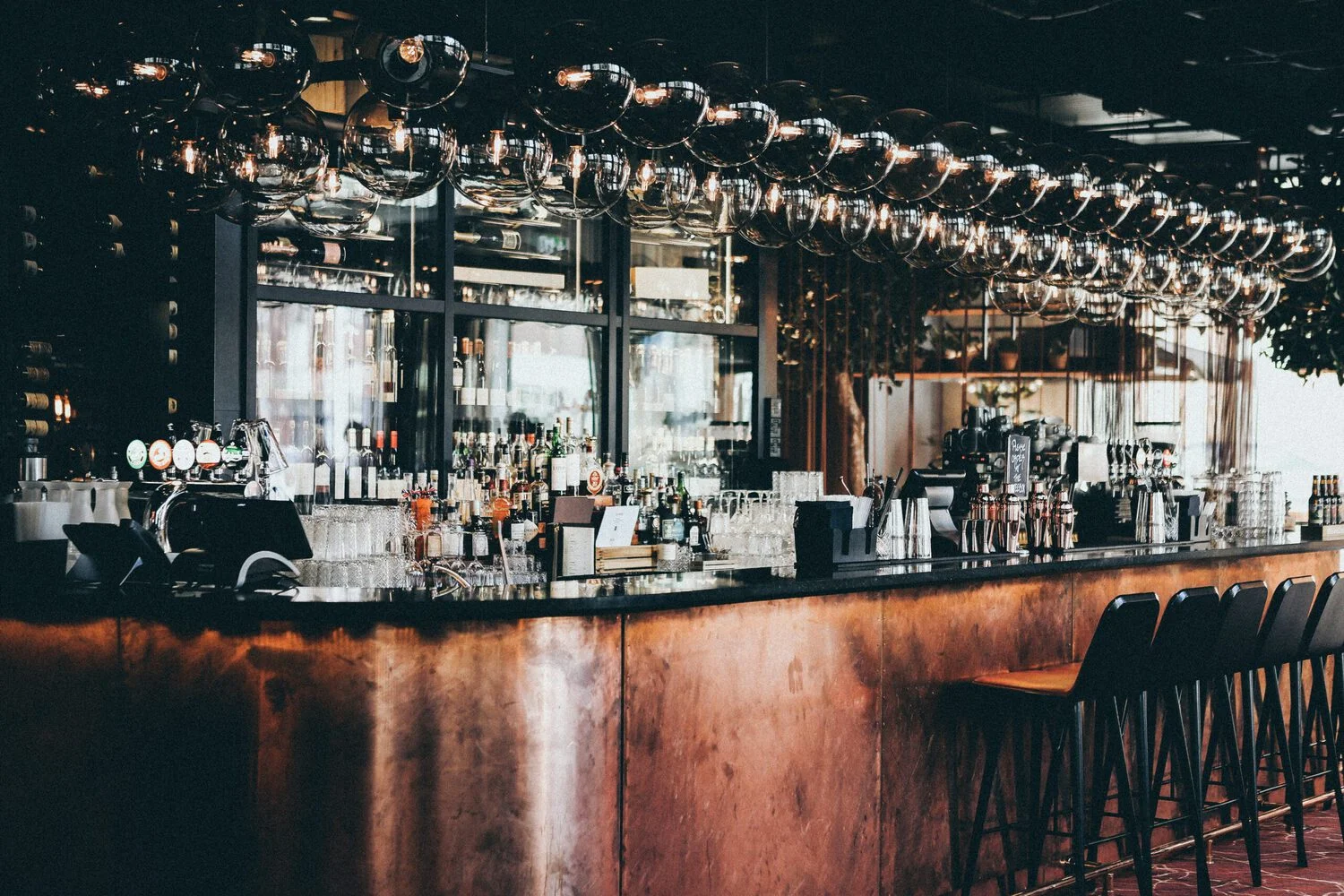 Quầy Bar Tân Cổ Điển Sang Trọng