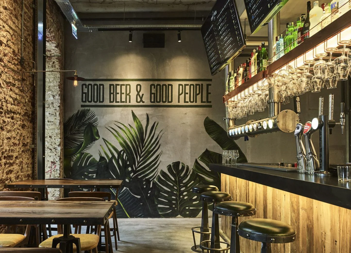 Quầy Cafe Bằng Gỗ Công Nghiệp 7