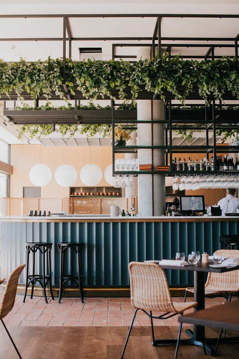 Quầy bar bằng gỗ kết hợp khung sắt - Quầy pha chế đẹp 7 Quầy bar bằng gỗ kết hợp khung sắt
