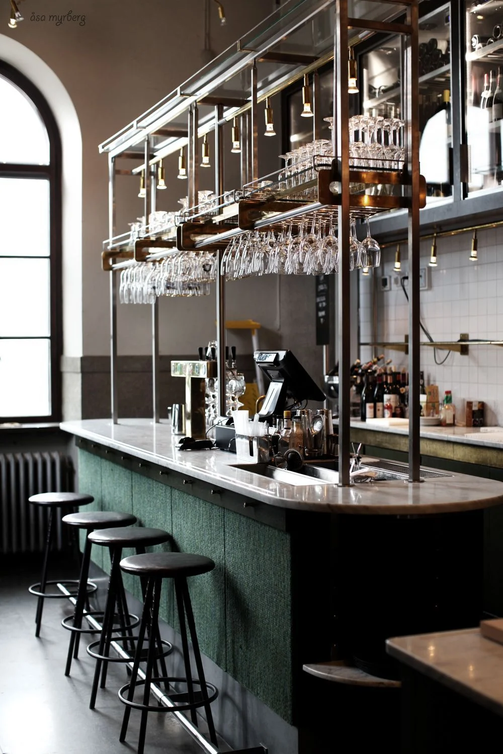 Quầy cafe gỗ kết hợp khung sắt