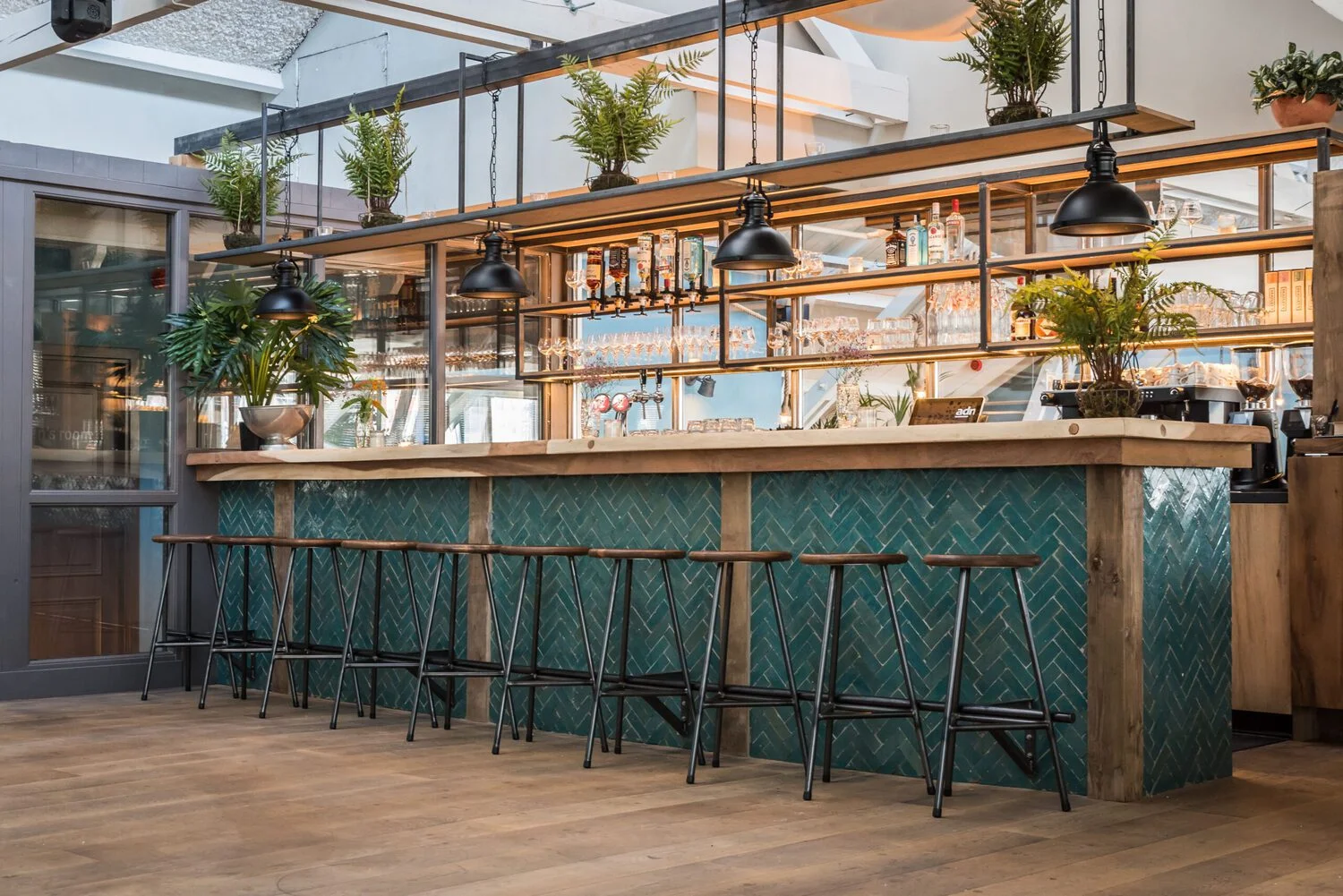 Quay-bar-ruou-2 Quầy bar rượu