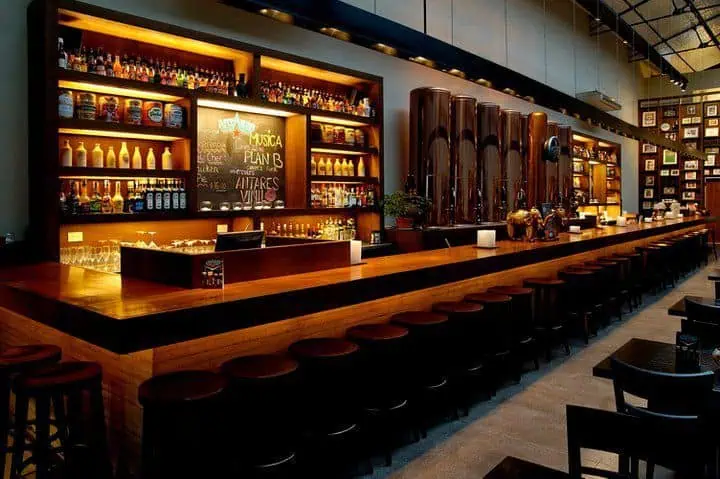 Quay-Bar-Chu-L-7 Quầy Bar Chữ L