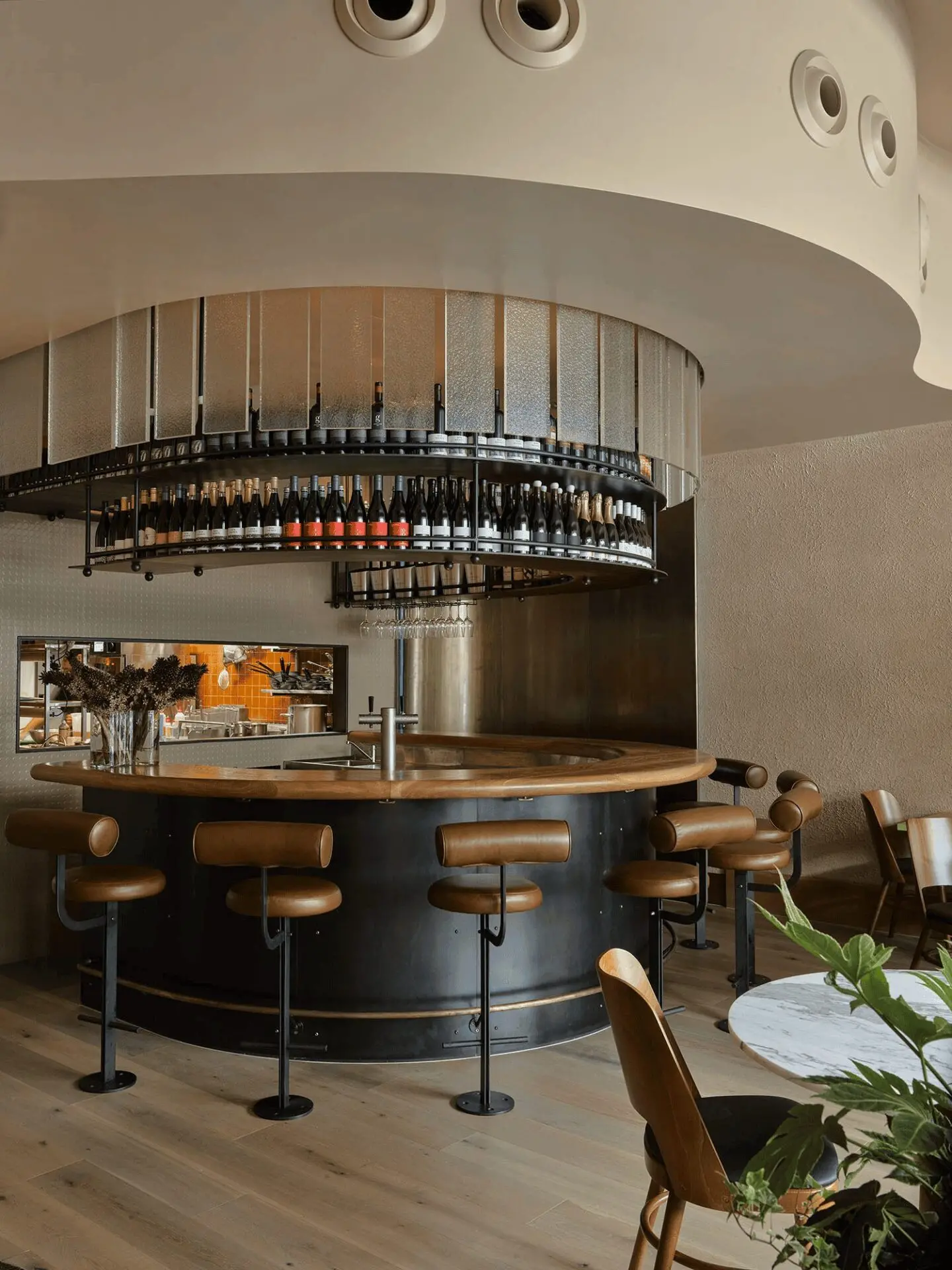 Quầy Bar Vòng Cung