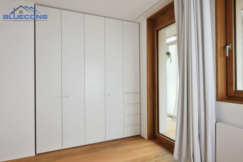 Tủ quần áo 5 cánh âm tường màu trắng