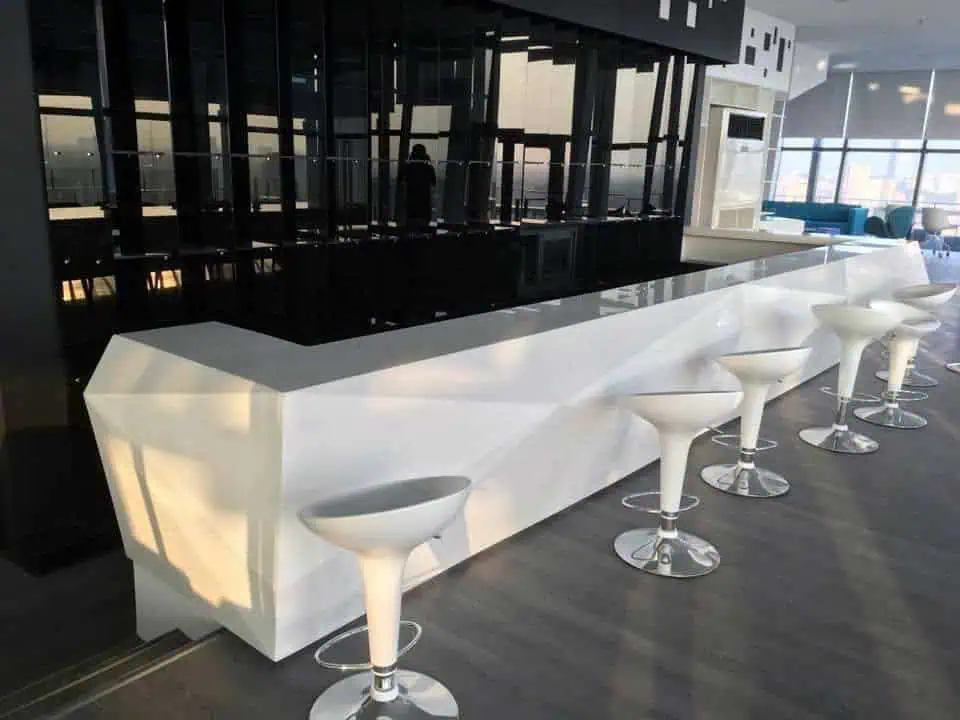 quay-bar-op-da-22 Quầy pha chế hiện đại mặt đá