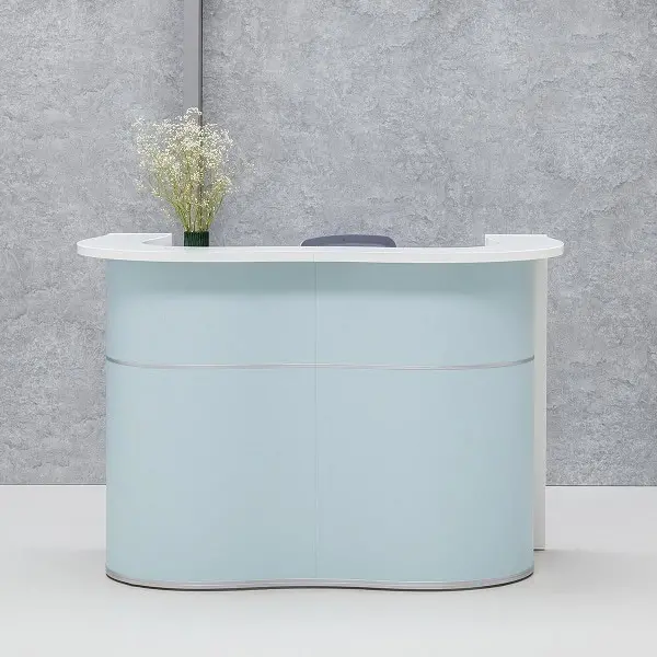 Quầy lễ tân chữ U bo cong ốp alu xanh