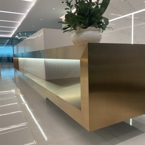 Quầy lễ tân inox màu PVD