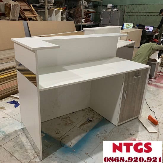Quầy lễ tân inox kết hợp gỗ