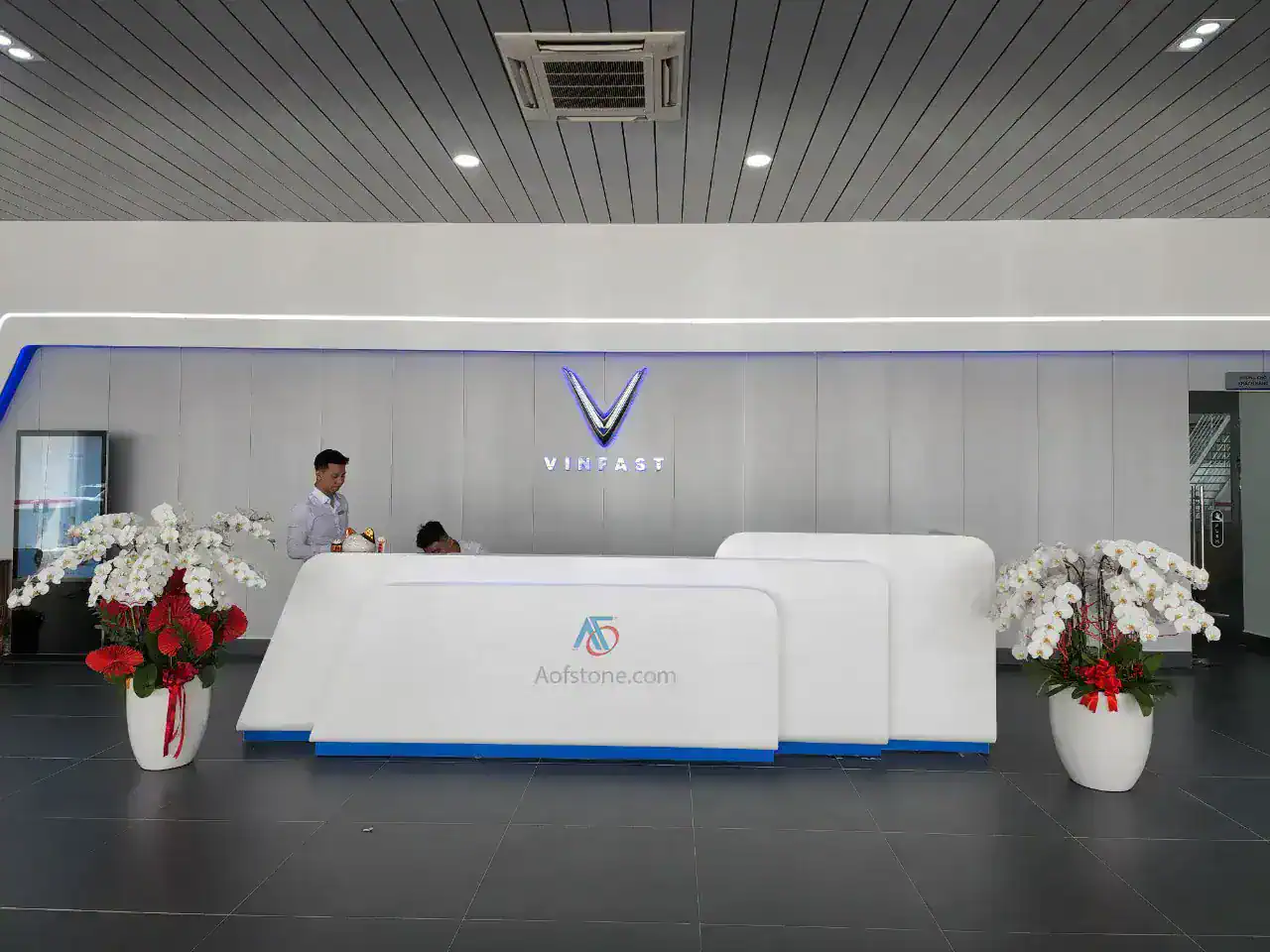 quay-le-tan-vinfast-laho-f7jt Quầy lễ tân vinfast