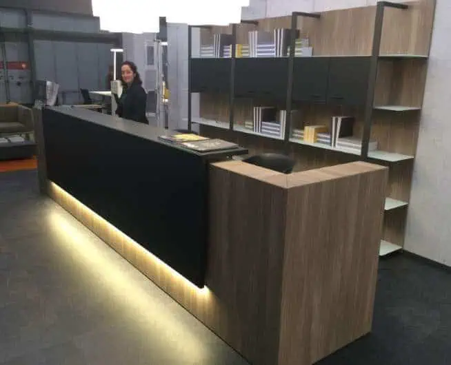 quay-pha-che-33 Top 50+ Mẫu quầy trà sữa đẹp 2024