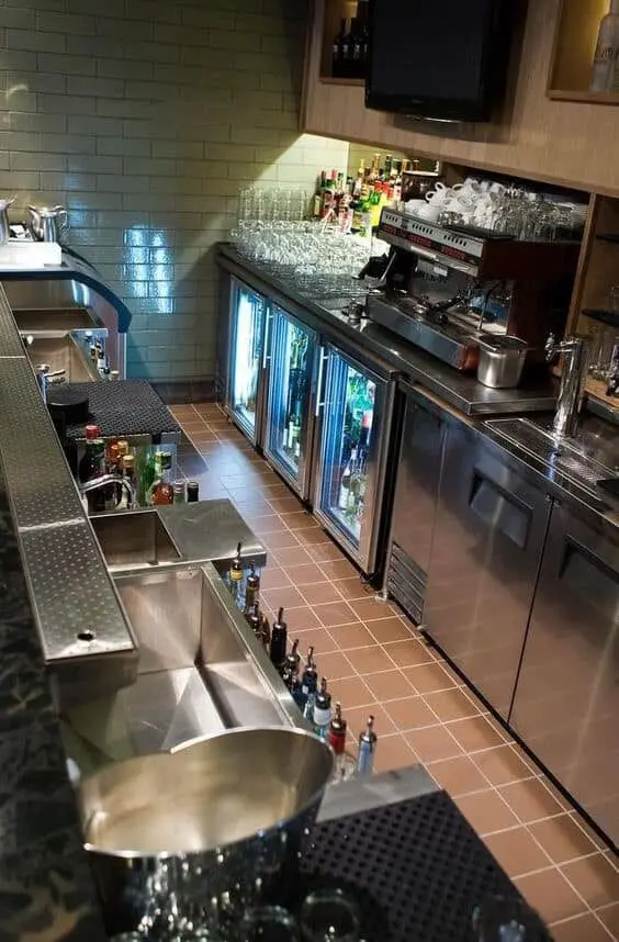 Thiết kế mẫu quầy pha chế inox cho quán cafe đẹp
