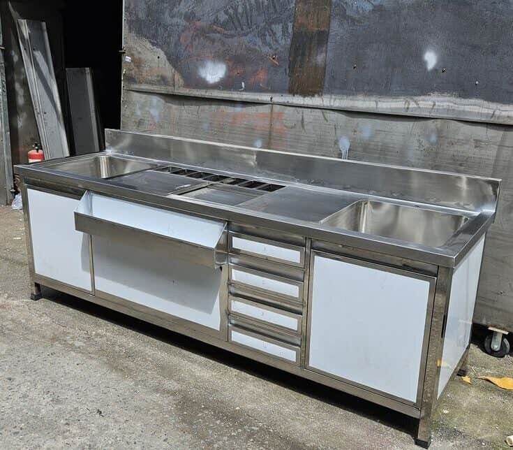 quay-pha-che-inox-quan-cafe-nho-3-e1725858796808 Quầy Pha Chế Inox Quán Cafe Nhỏ 6 Ý Tưởng Tinh Tế