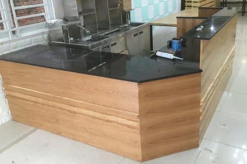 Mẫu quầy pha chế mặt đá sang trọng