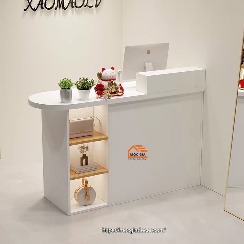 Quầy thu ngân liền kệ trưng bày