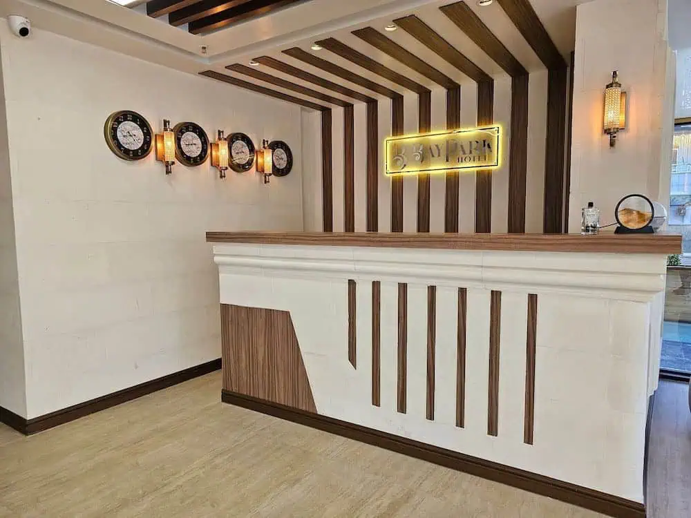 san-xuat-quay-8 Xưởng sản xuất quầy bar, quầy pha chế cafe, quầy lễ tân tại TP HCM