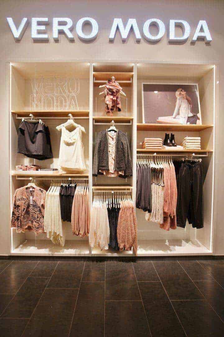 thi-cong-trang-tri-cua-hang-laho-5nYB Thi công trang trí cửa hàng