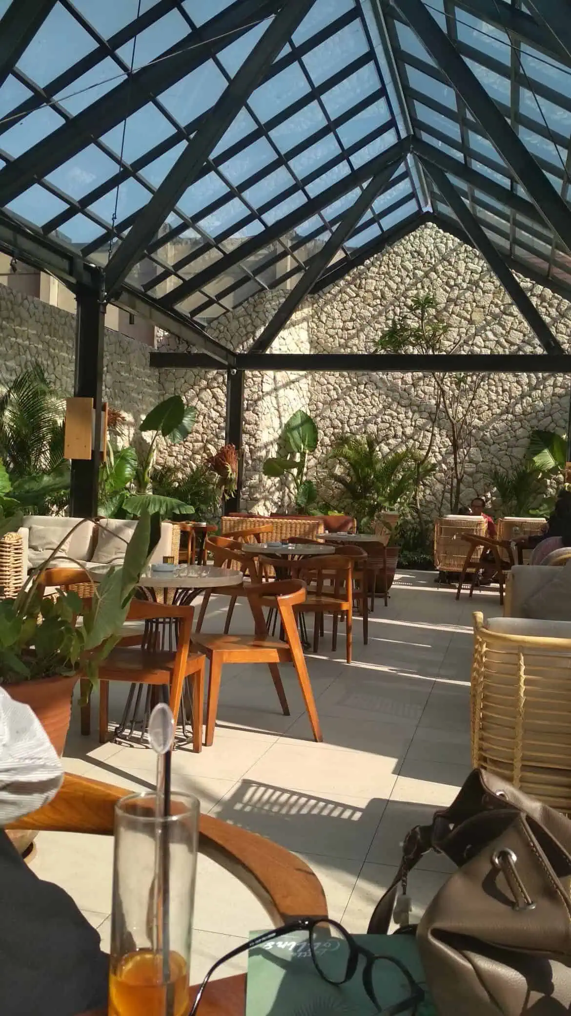 thiet-ke-quan-cafe-khong-gian-mo-3 Thiết kế quán cafe không gian mở
