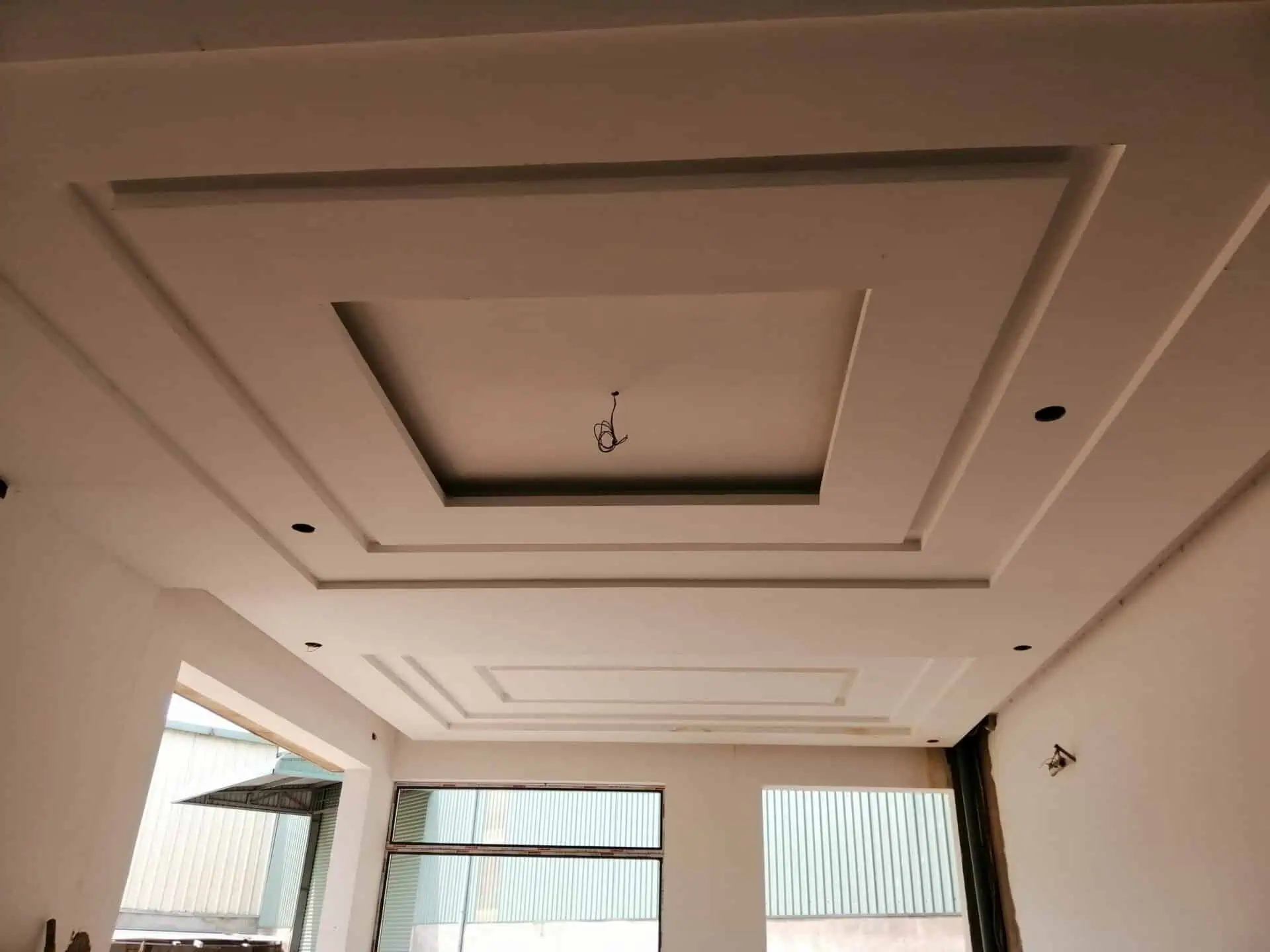 tran-thach-cao-giat-cap-laho-v0Ir Trần thạch cao giật cấp