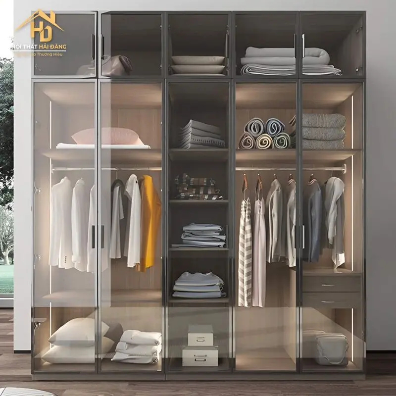 Tủ áo cánh kính tinh tế và gọn gàng